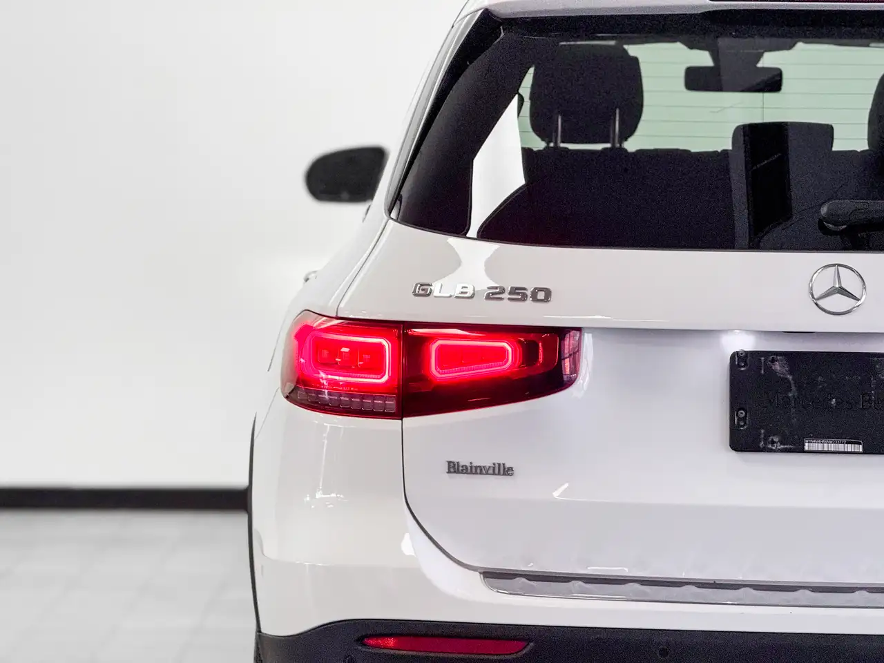 Mercedes-Benz GLB снимка Mercedes-Benz GLB