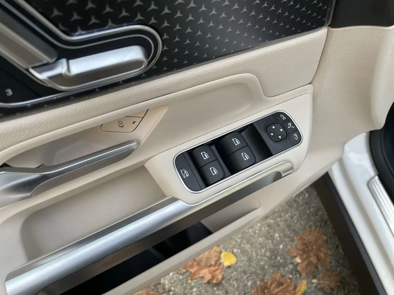 Mercedes-Benz GLB снимка Mercedes-Benz GLB