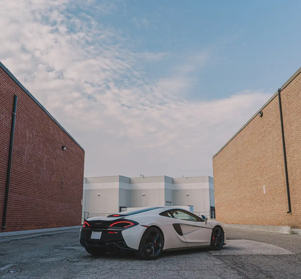 McLaren 570GT снимка McLaren 570GT