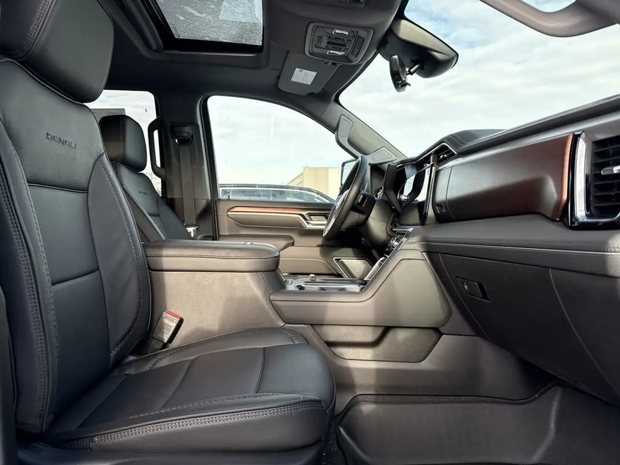 GMC Sierra 3500HD снимка GMC Sierra 3500HD
