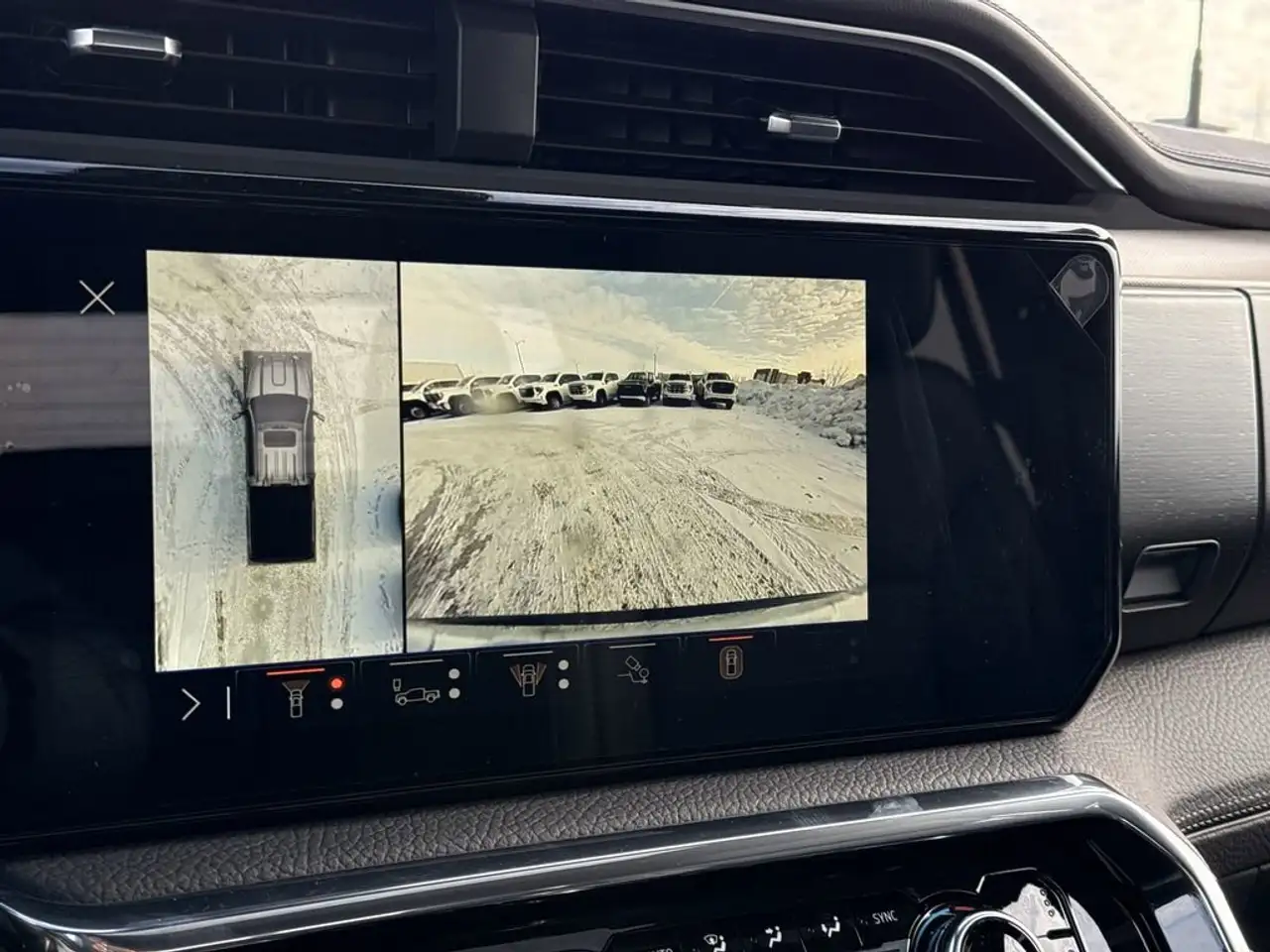 GMC Sierra 3500HD снимка GMC Sierra 3500HD
