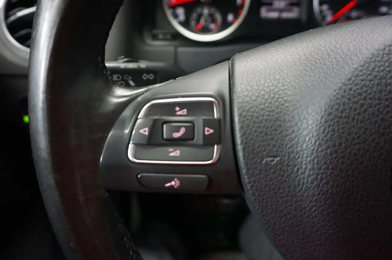 Volkswagen Tiguan снимка Volkswagen Tiguan