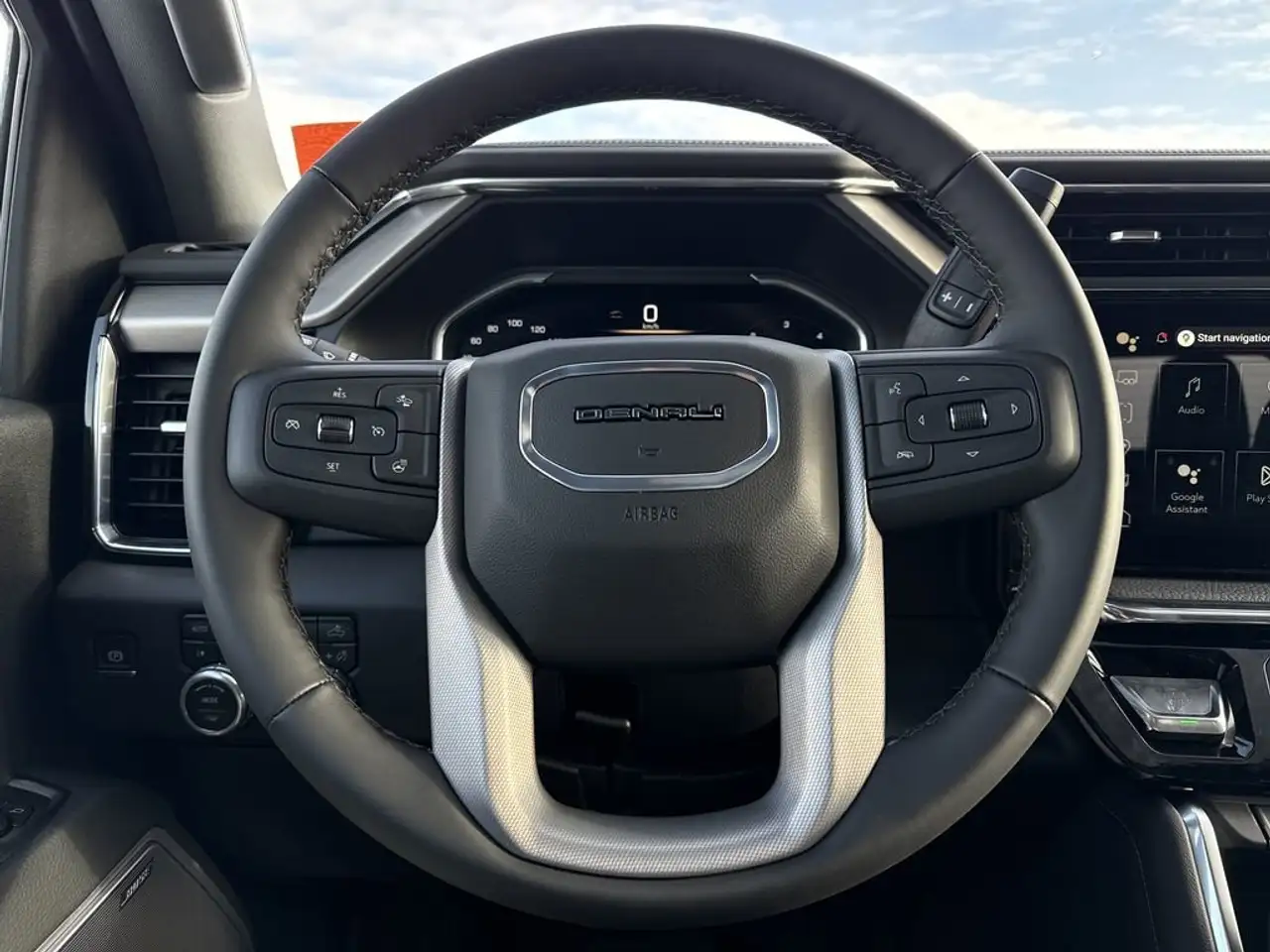 GMC Sierra 3500HD снимка GMC Sierra 3500HD