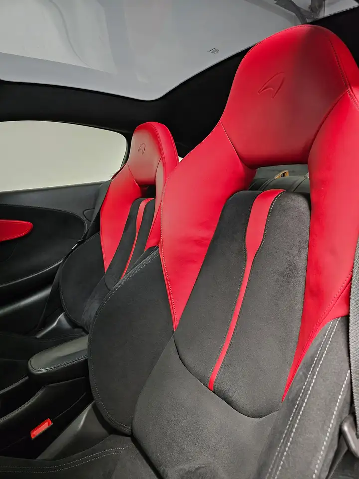 McLaren 570GT снимка McLaren 570GT