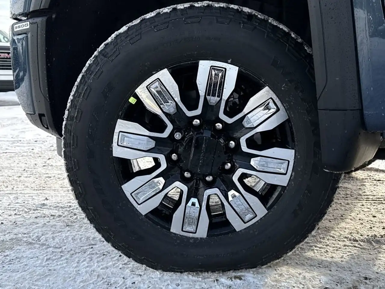 GMC Sierra 3500HD снимка GMC Sierra 3500HD