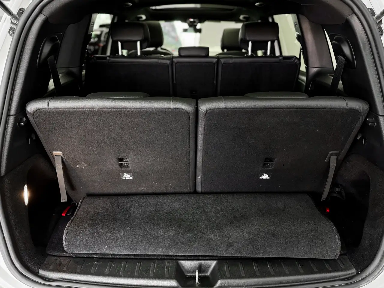 Mercedes-Benz GLB снимка Mercedes-Benz GLB