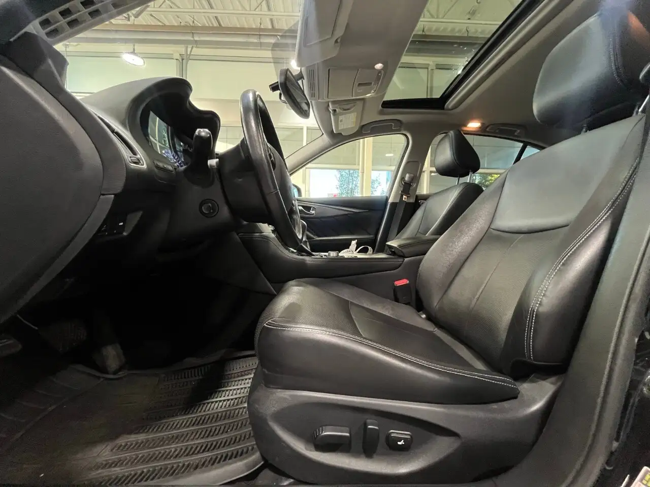 Infiniti Q50 photo Infiniti Q50