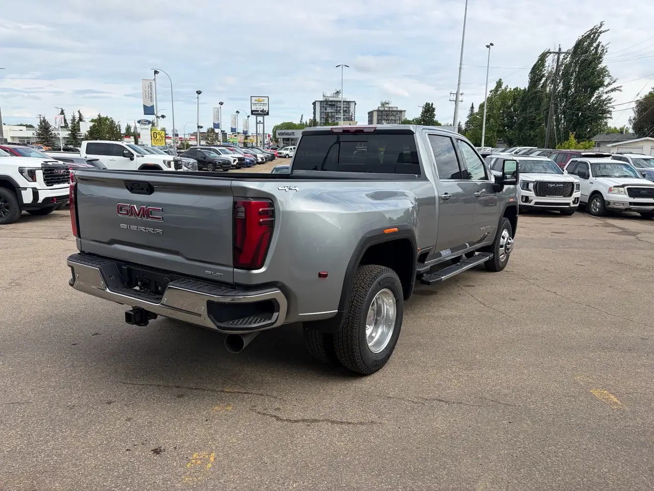 GMC Sierra 3500HD снимка GMC Sierra 3500HD