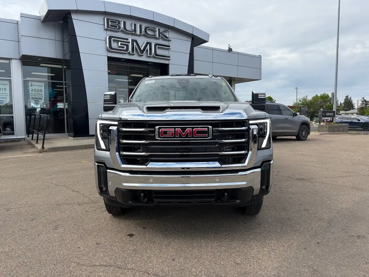 GMC Sierra 3500HD снимка GMC Sierra 3500HD