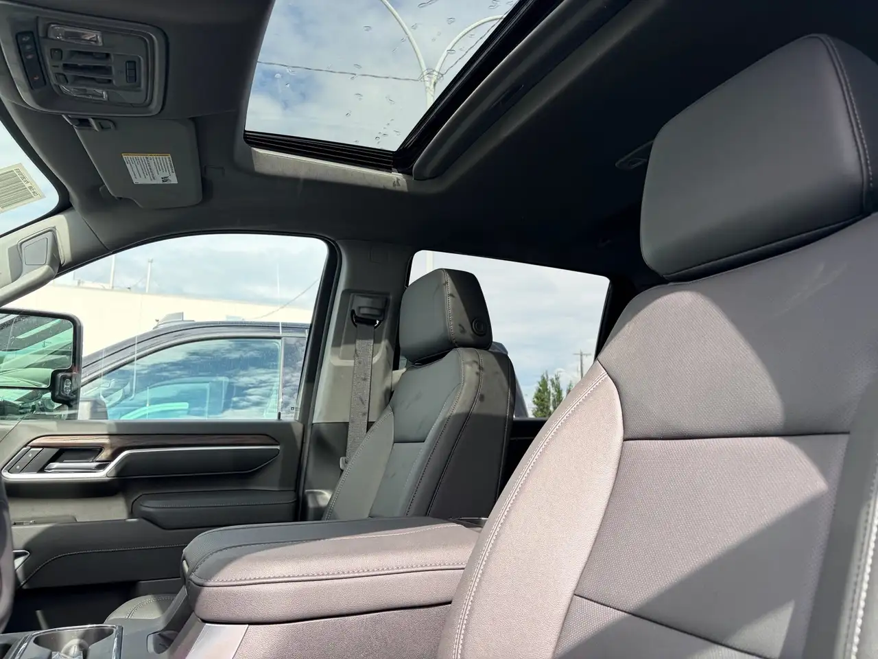 GMC Sierra 3500HD снимка GMC Sierra 3500HD