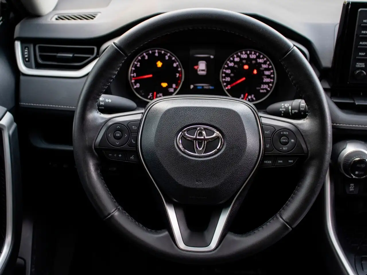 Toyota RAV 4 снимка Toyota RAV 4