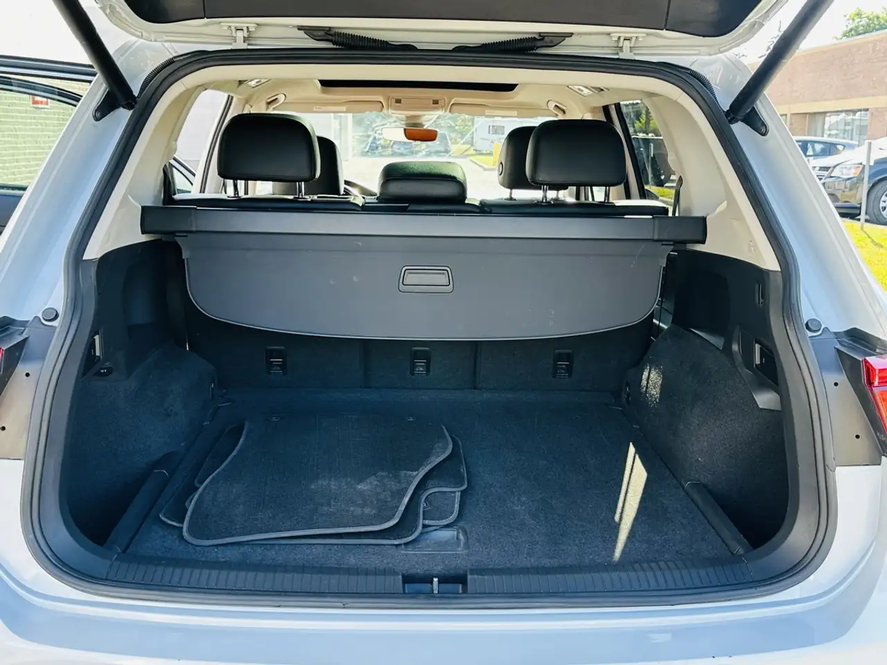 Volkswagen Tiguan снимка Volkswagen Tiguan