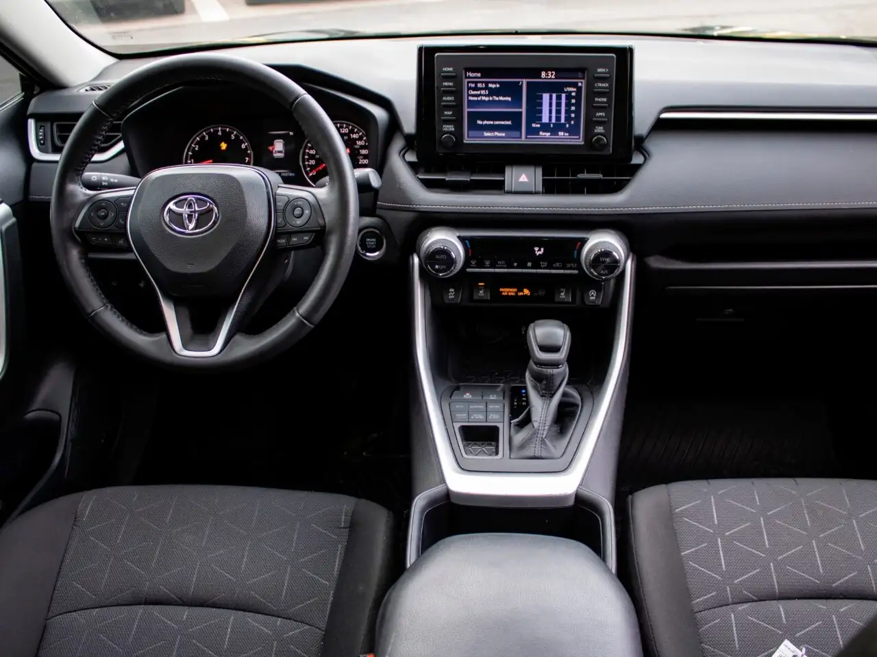 Toyota RAV 4 снимка Toyota RAV 4