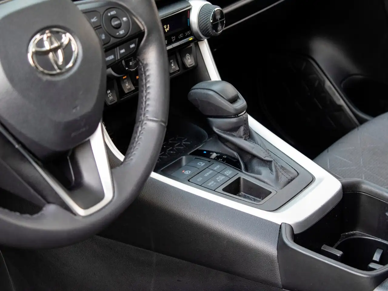 Toyota RAV 4 снимка Toyota RAV 4