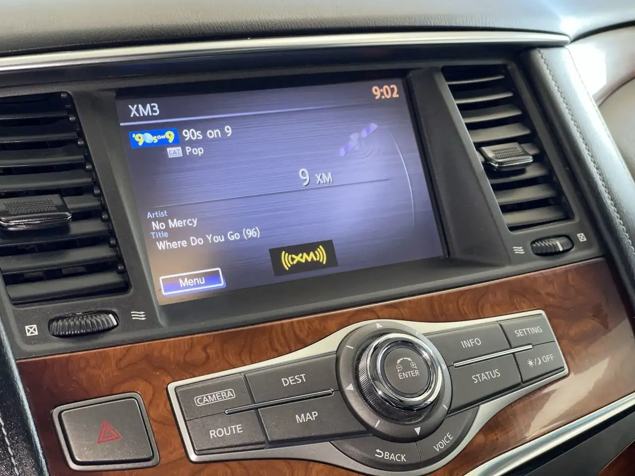 Infiniti QX80 снимка Infiniti QX80