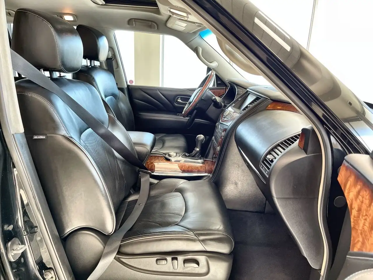 Infiniti QX80 снимка Infiniti QX80