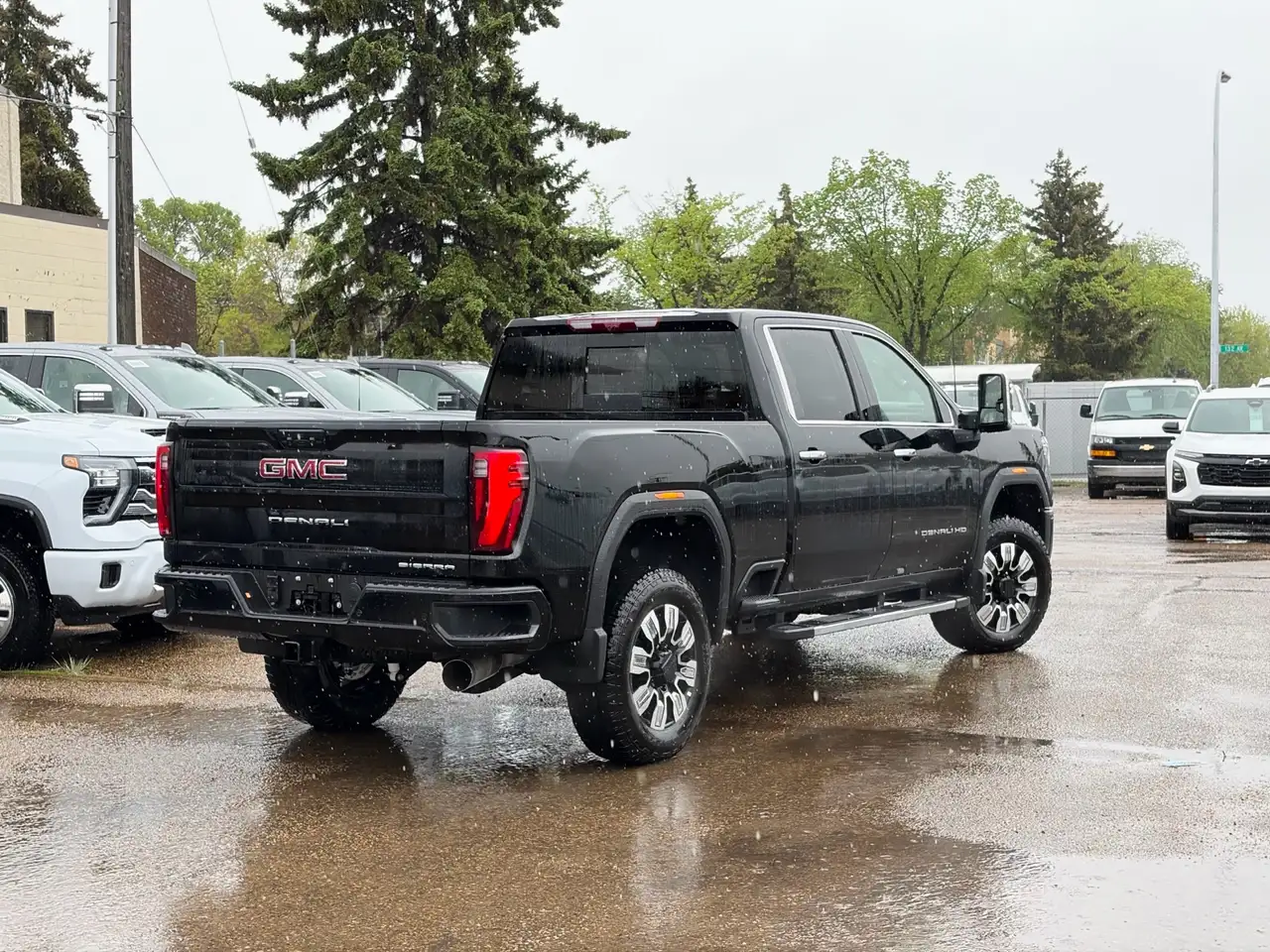 GMC Sierra 3500HD снимка GMC Sierra 3500HD