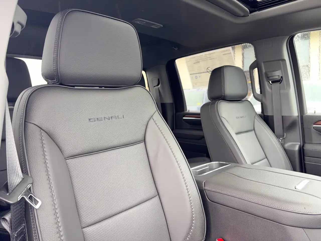 GMC Sierra 3500HD снимка GMC Sierra 3500HD