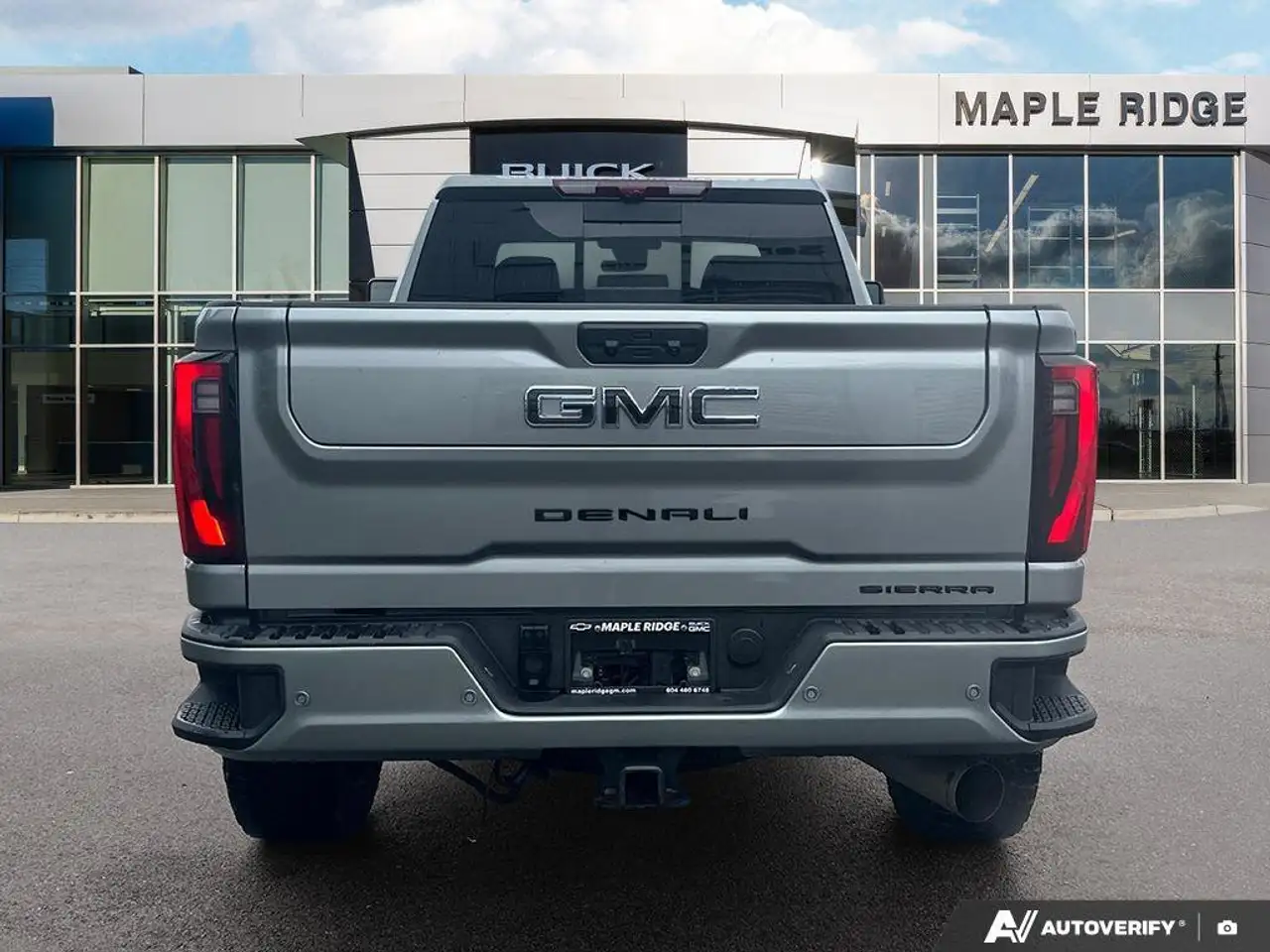 GMC Sierra 3500HD снимка GMC Sierra 3500HD