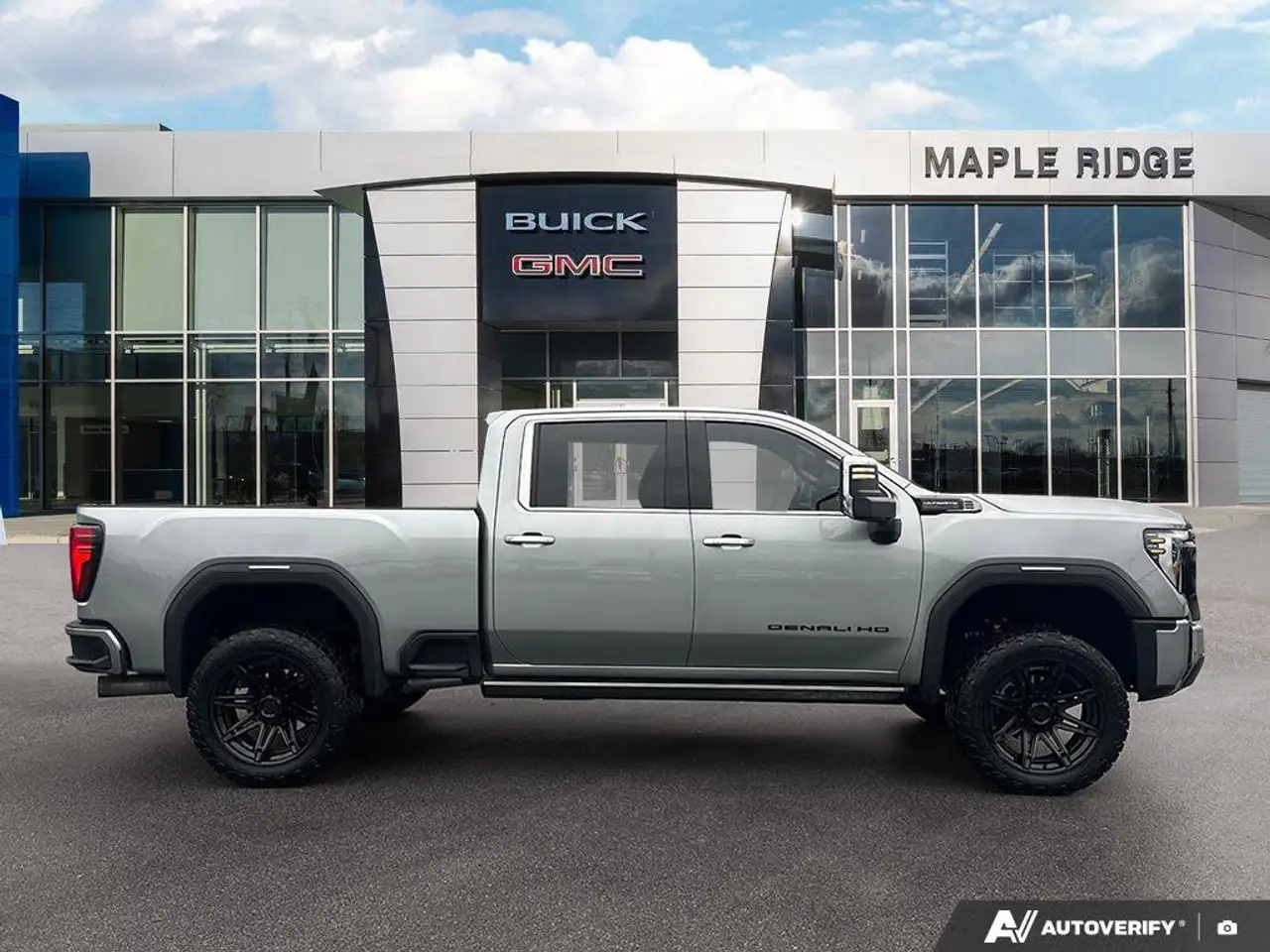 GMC Sierra 3500HD снимка GMC Sierra 3500HD
