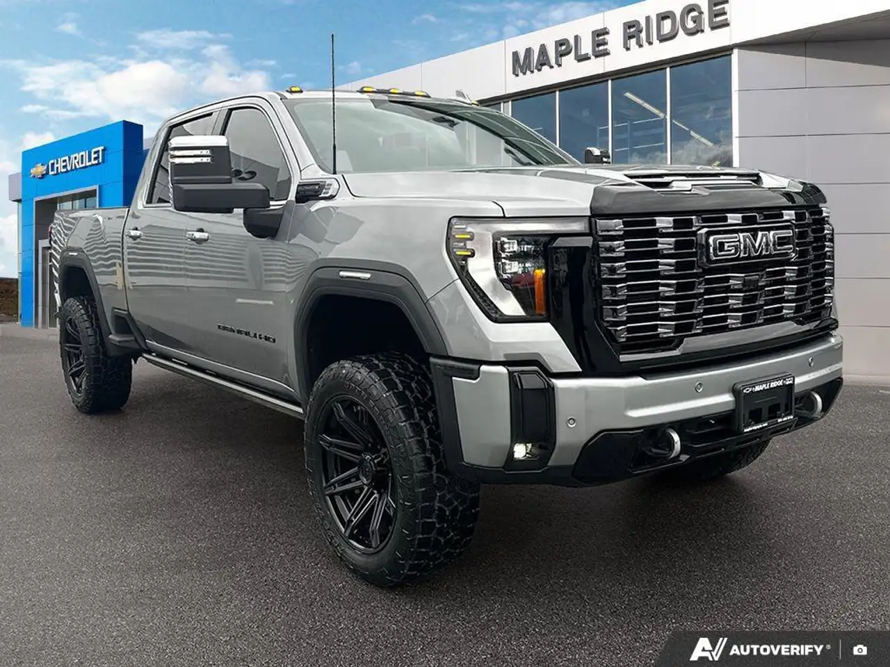 GMC Sierra 3500HD снимка GMC Sierra 3500HD