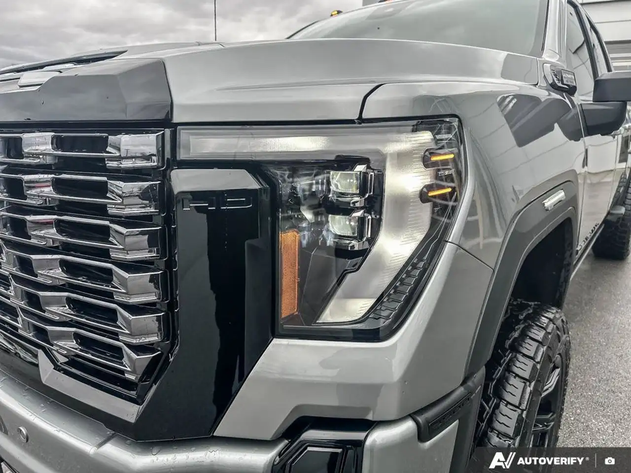 GMC Sierra 3500HD снимка GMC Sierra 3500HD