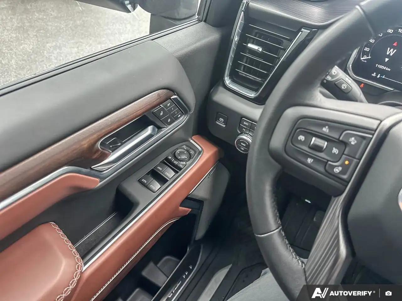 GMC Sierra 3500HD снимка GMC Sierra 3500HD