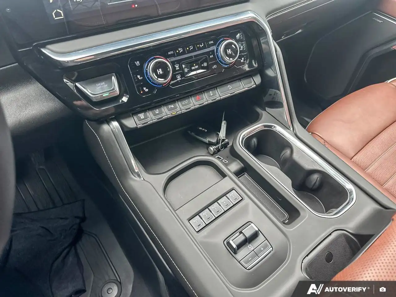 GMC Sierra 3500HD снимка GMC Sierra 3500HD