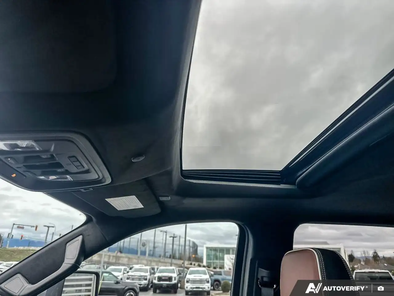 GMC Sierra 3500HD снимка GMC Sierra 3500HD