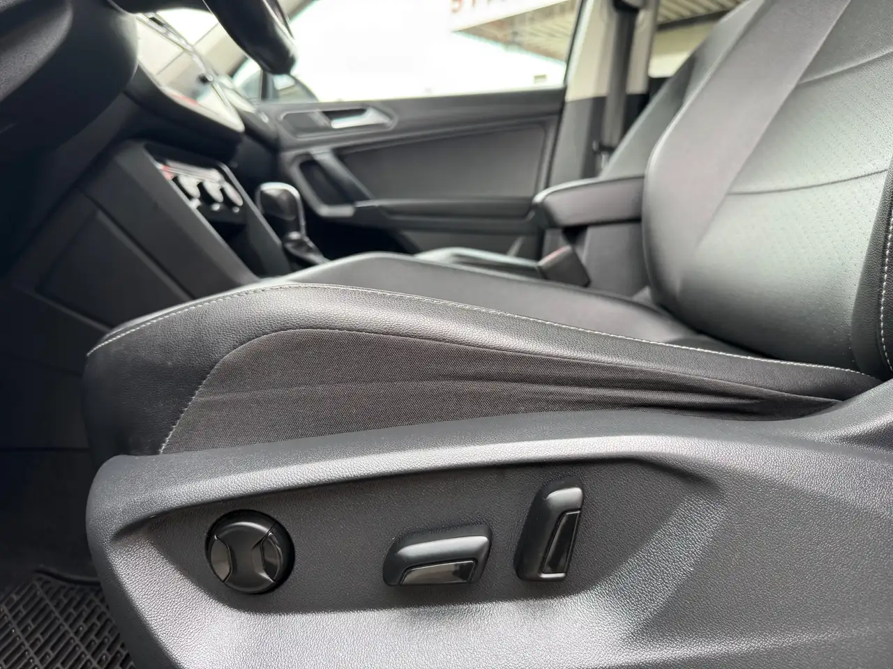 Volkswagen Tiguan photo Volkswagen Tiguan
