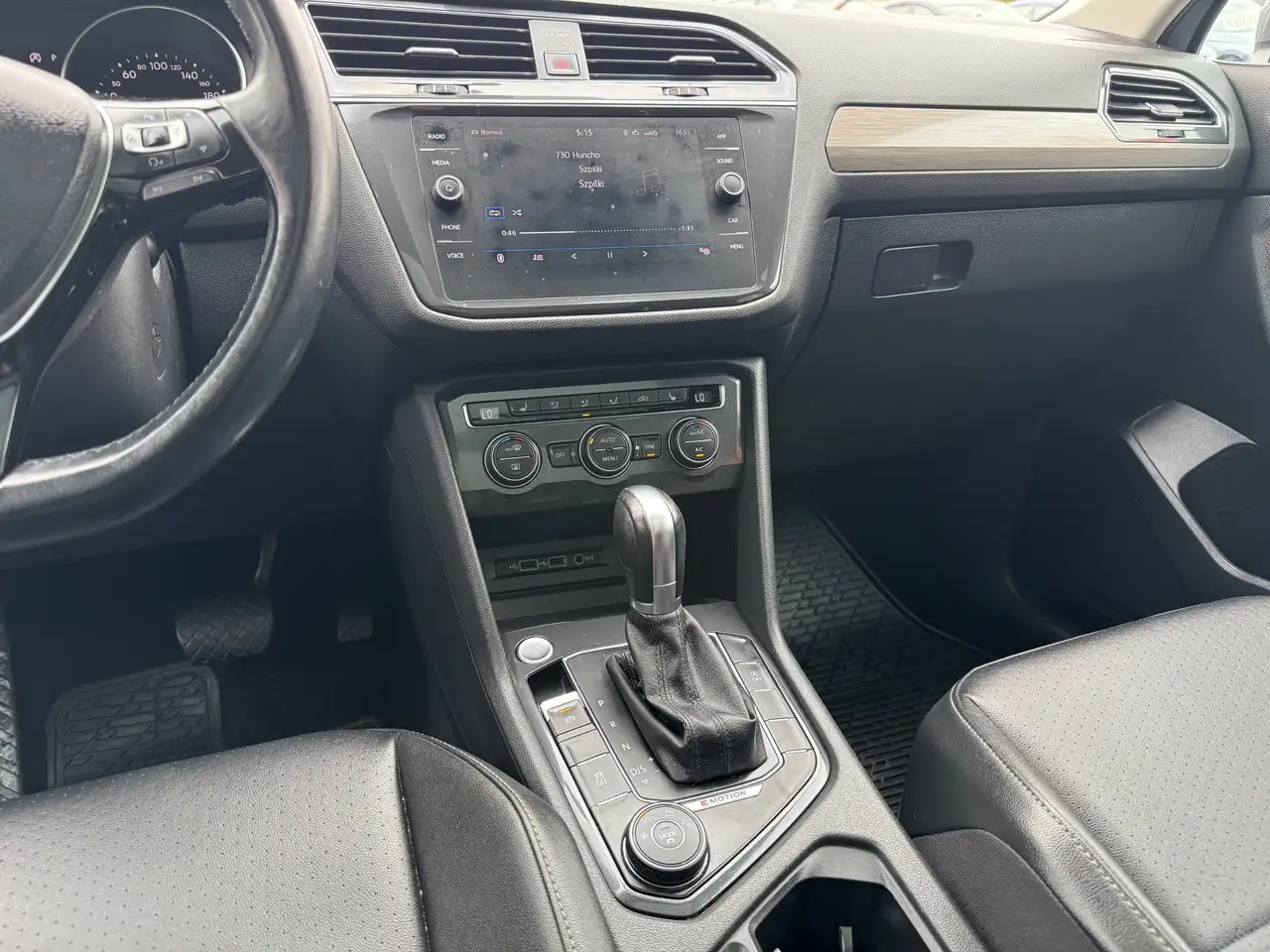 Volkswagen Tiguan photo Volkswagen Tiguan