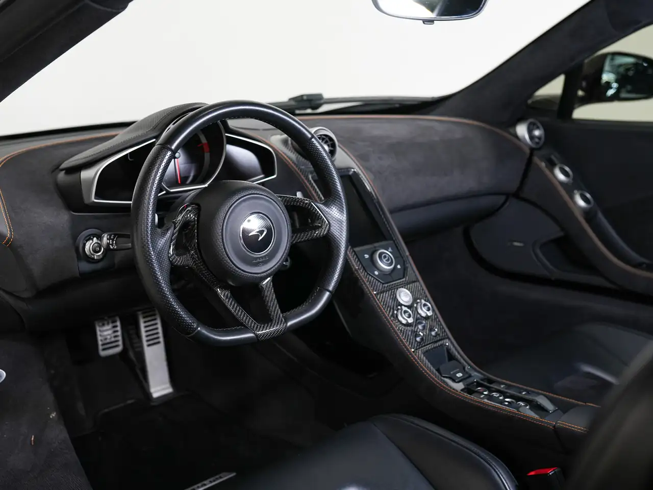 McLaren MP4-12C photo McLaren MP4-12C