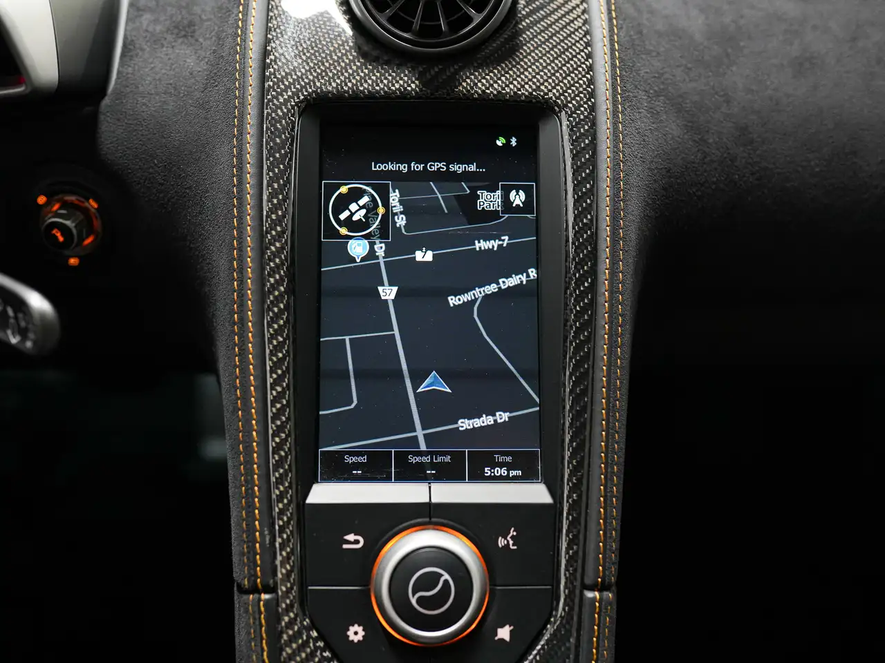 McLaren MP4-12C photo McLaren MP4-12C
