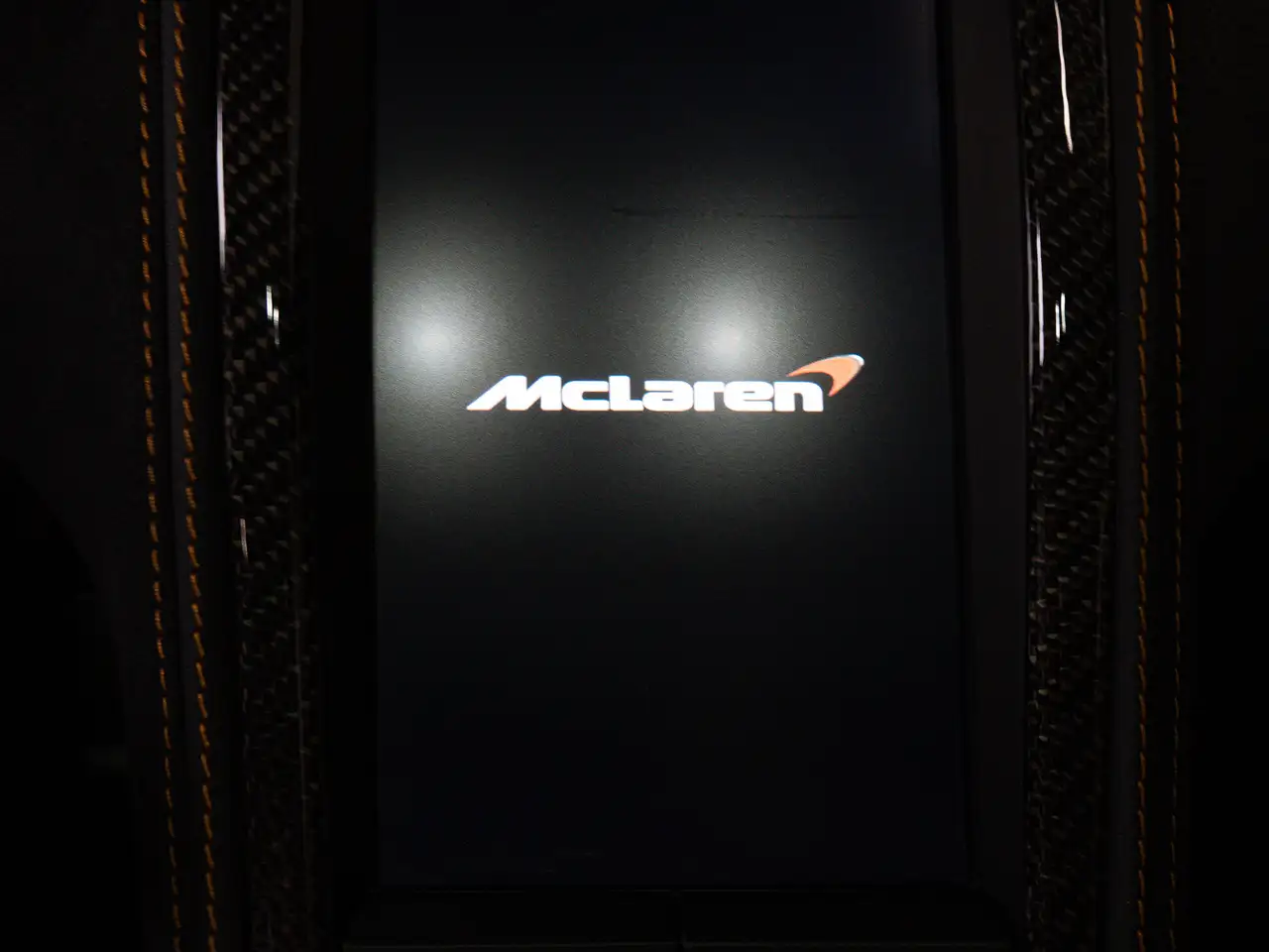 McLaren MP4-12C photo McLaren MP4-12C