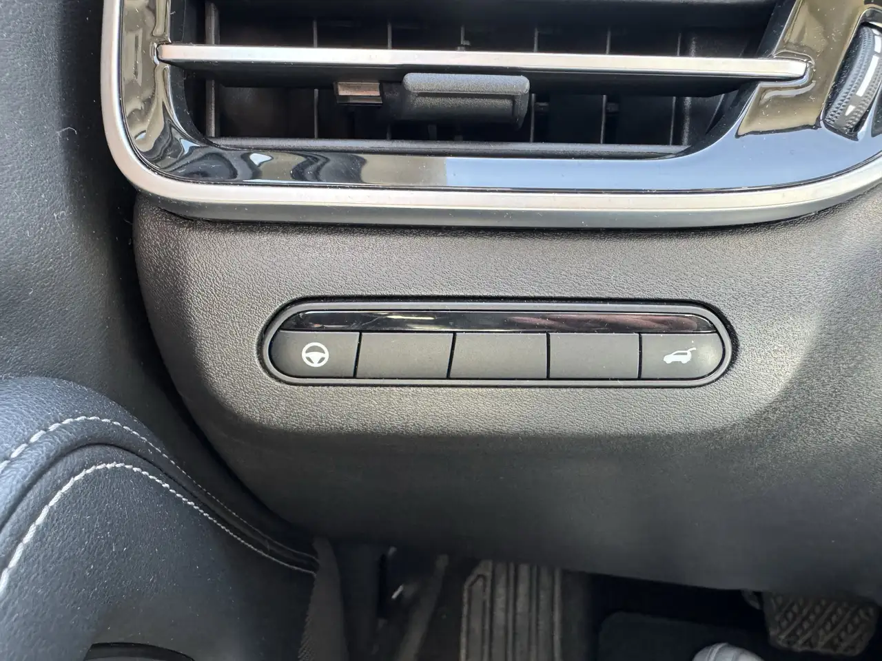 Infiniti QX60 снимка Infiniti QX60