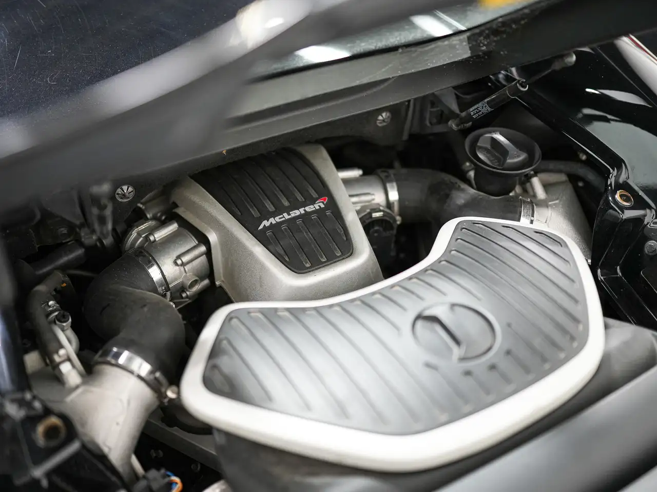 McLaren MP4-12C photo McLaren MP4-12C