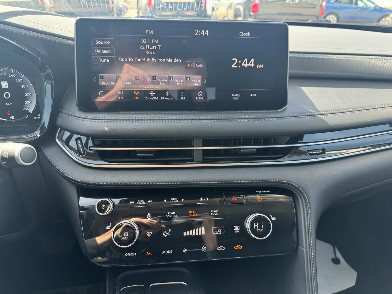 Infiniti QX60 снимка Infiniti QX60