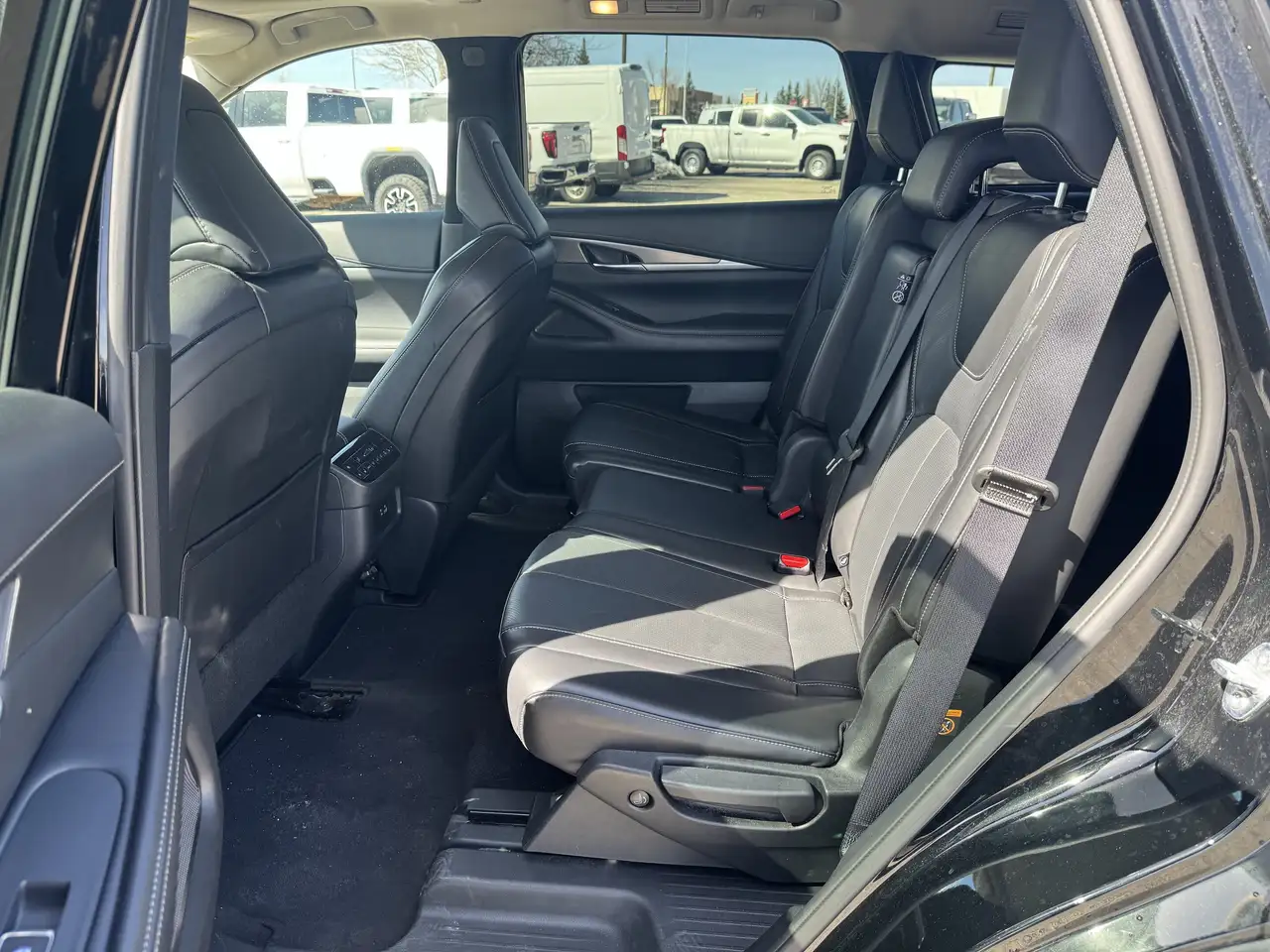 Infiniti QX60 снимка Infiniti QX60