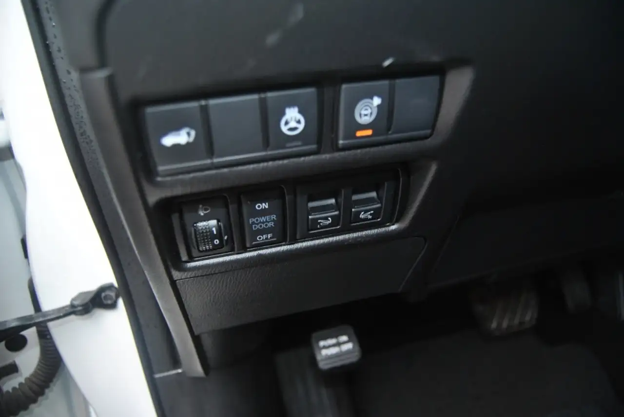 Infiniti QX80 снимка Infiniti QX80