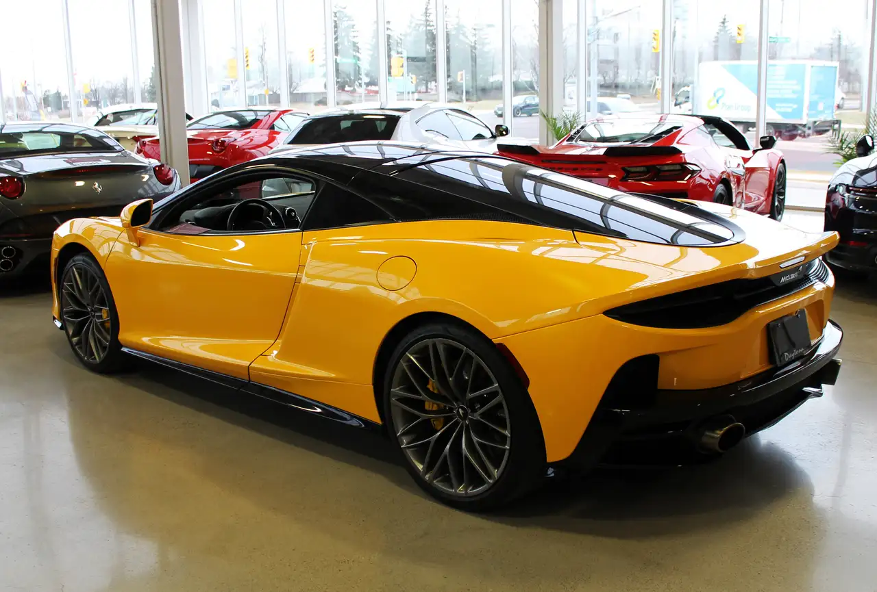 McLaren GT снимка McLaren GT