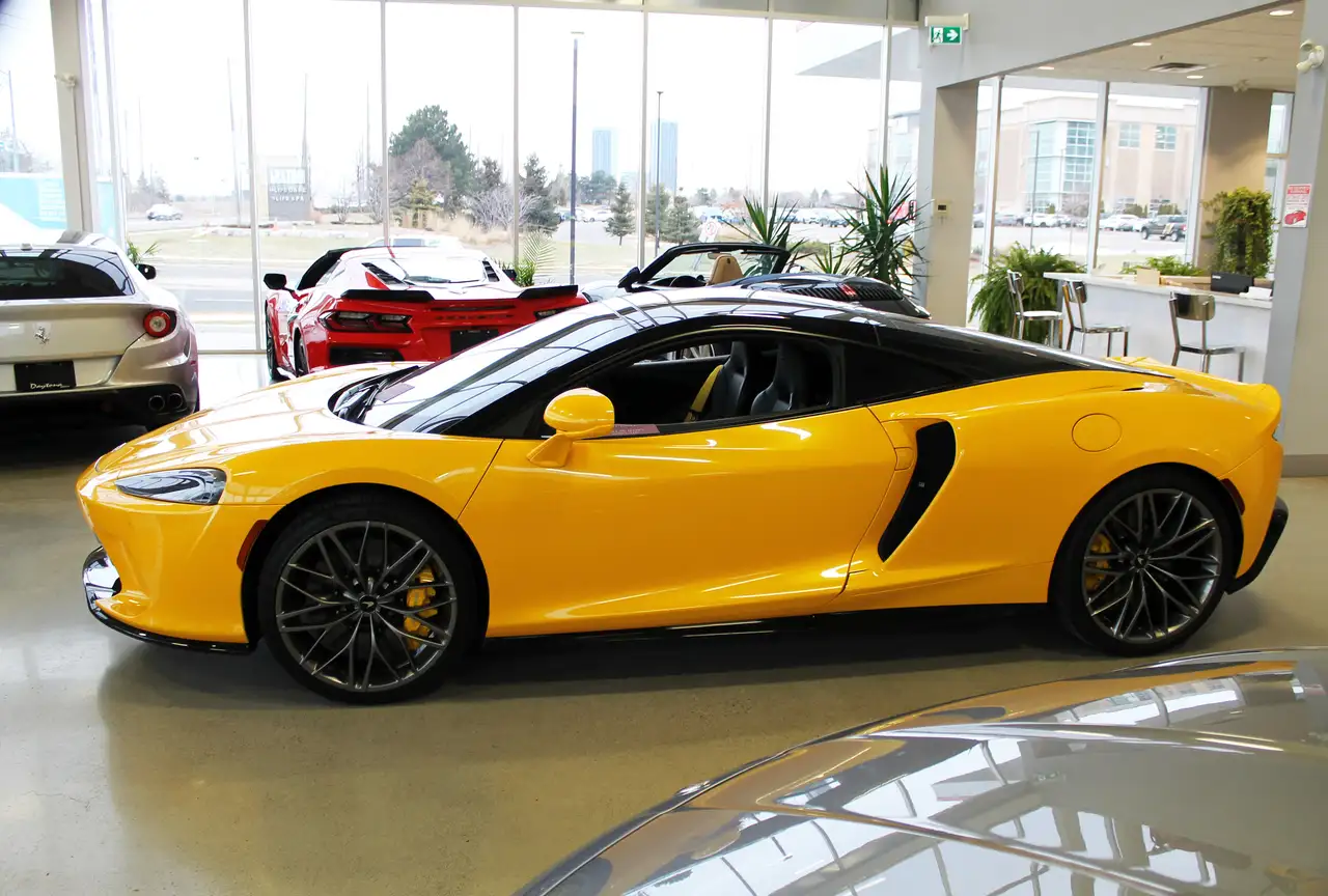 McLaren GT снимка McLaren GT