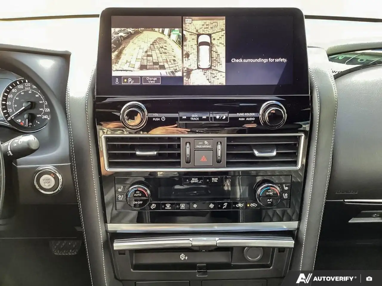 Infiniti QX80 снимка Infiniti QX80