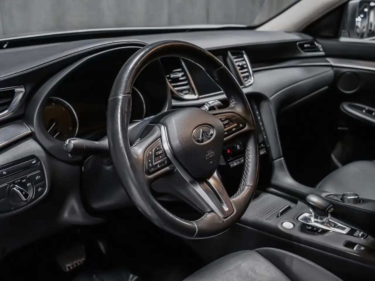 Infiniti QX50 снимка Infiniti QX50
