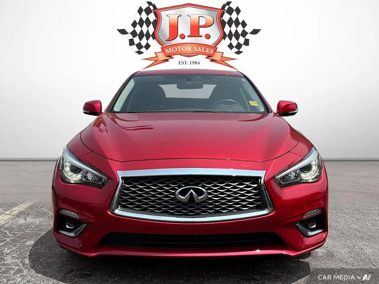 Infiniti Q50 снимка Infiniti Q50