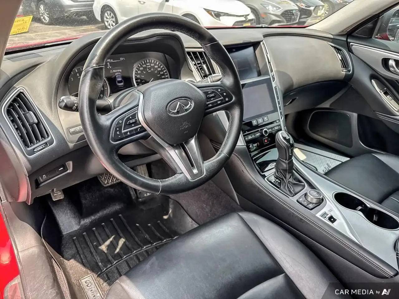 Infiniti Q50 снимка Infiniti Q50
