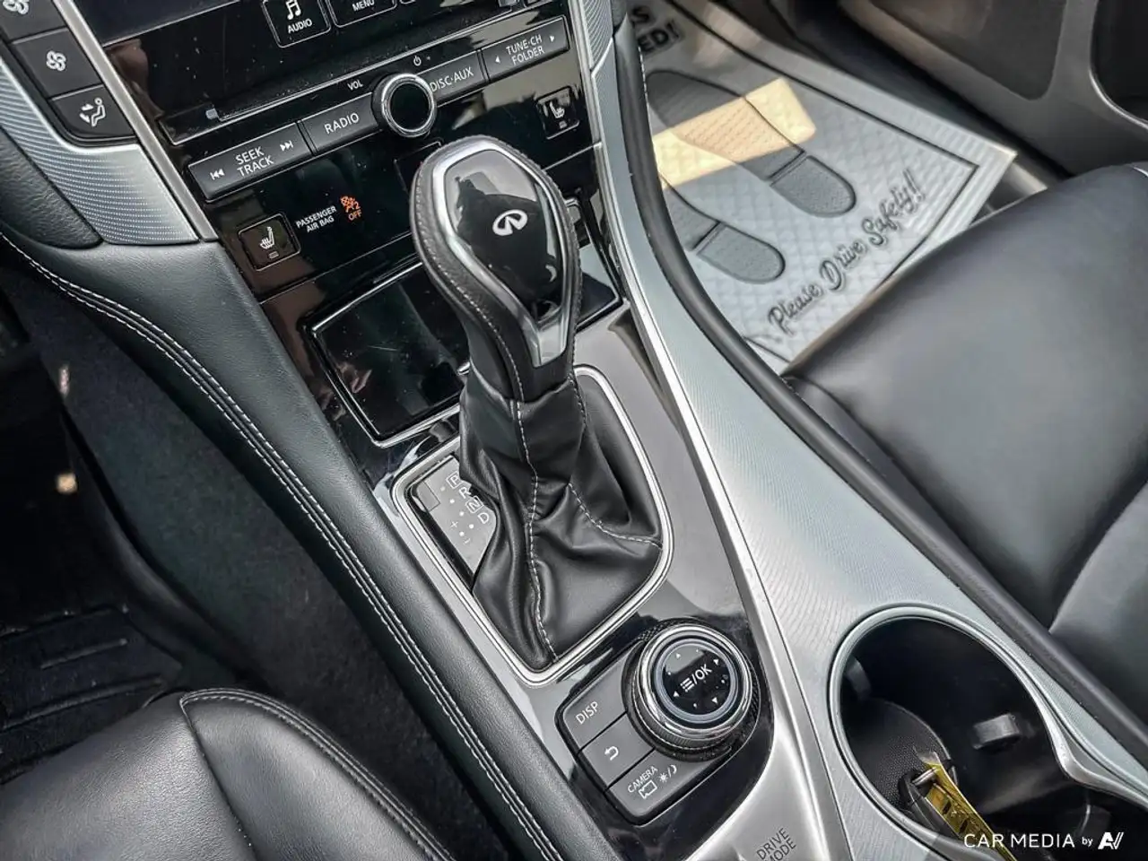 Infiniti Q50 снимка Infiniti Q50