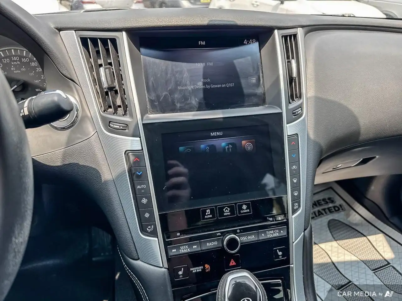 Infiniti Q50 снимка Infiniti Q50