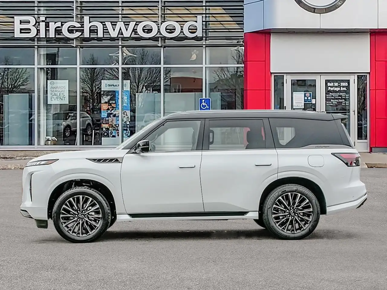 Infiniti QX80 снимка Infiniti QX80