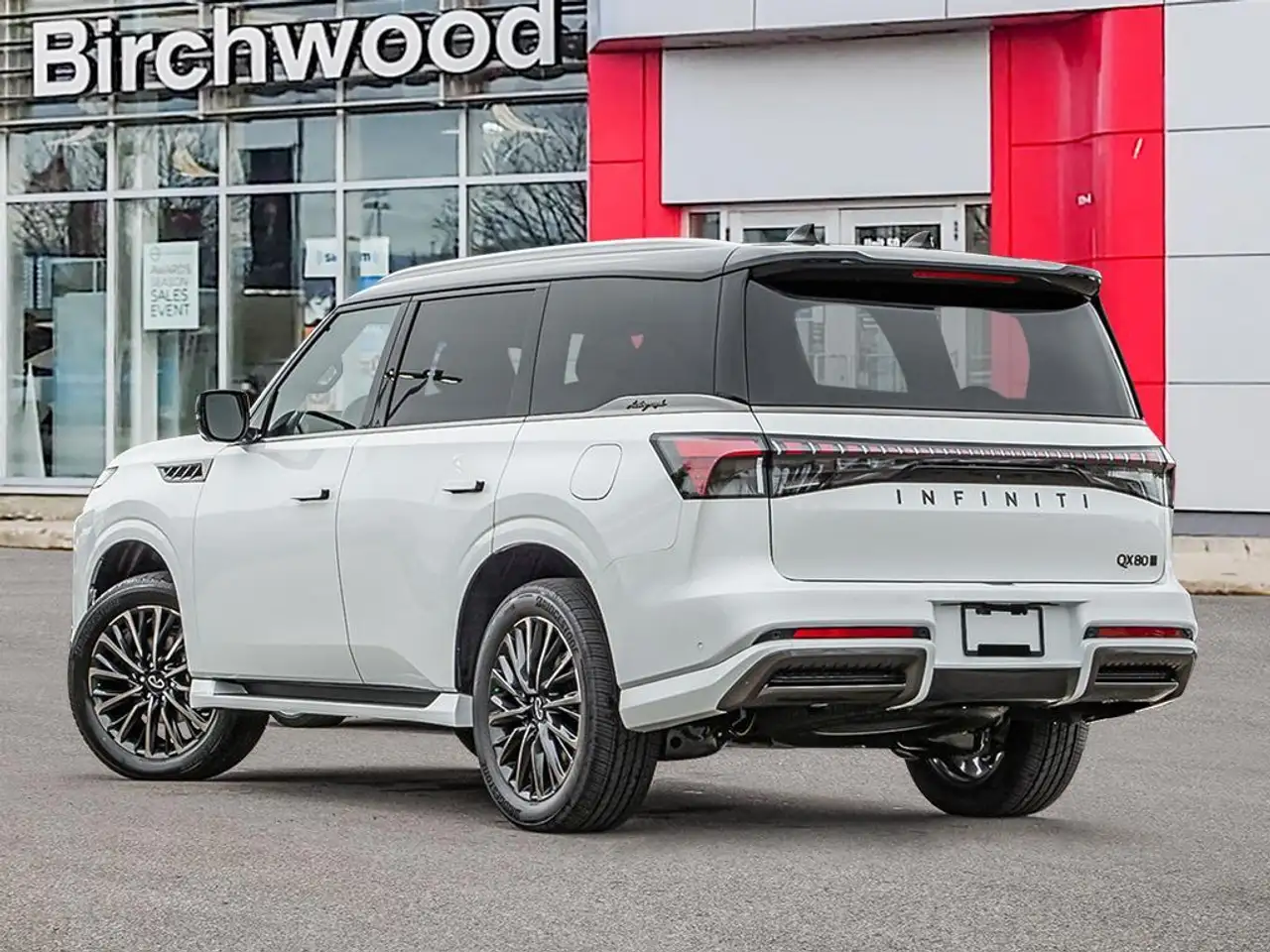 Infiniti QX80 снимка Infiniti QX80