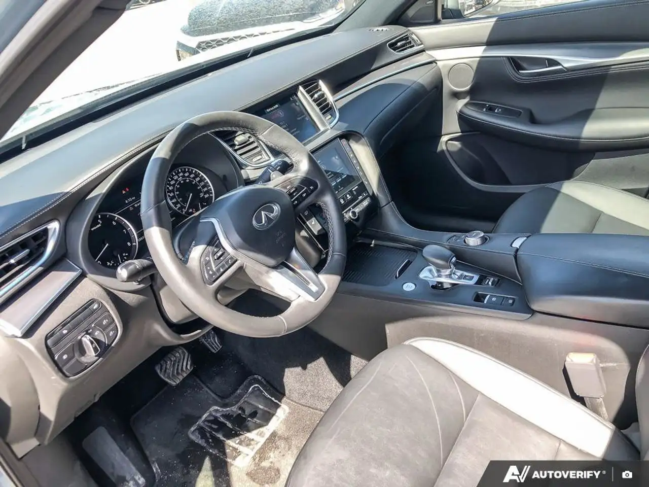 Infiniti QX55 снимка Infiniti QX55